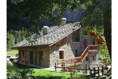 Image de Aosta Valley-style mountain hut