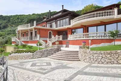 Villa Rosaria with spa and indoor pool