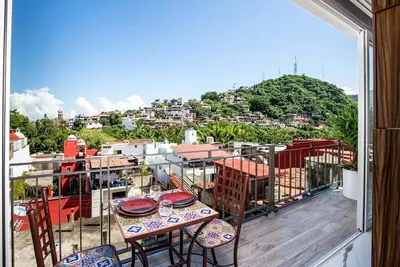 Image de Casa Zapata Avida Lush Jungle-City-Cathedral View!