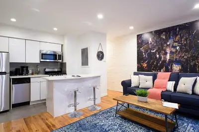 Image de 26-4b Reno Newly Furnished 1br W/D Courtyard