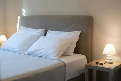 Image de One bedroom apartment with balcony