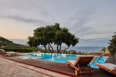 Image de Wild Oak Estate - Holiday Home with Private Pool