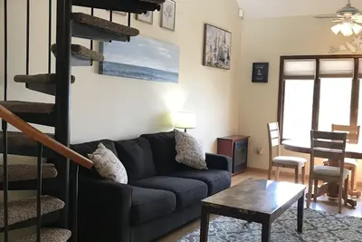Image de Beautiful! 2 blocks to beach/boardwalk. Sleeps 8
