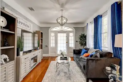 Image de Harleaux Chateau - Centrally Located New Renovation