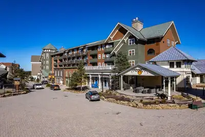 Image de H314| Ski-in/Ski-out Luxury Condo| Sleeps 4