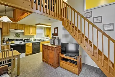 Image de Charming Garden Cottage - Surf City Ocean Block!