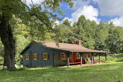 Secluded Cabin  - 21 acres on Blue Ridge Parkway Mp 182