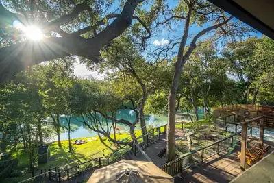 Image de Waterhouse- 4 Bed, 3 bath, Sup, Kayak, Ping pong, Decks galore
