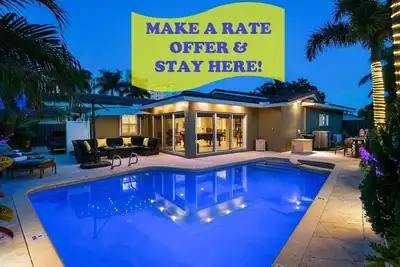 Image de Luxury 4 Bedroom Pool Home Just Steps Away from Private Beach! Billiards~Ping Pong~Near The Action!
