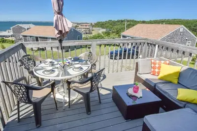 Image de Views of Bay Access to Private Beach!