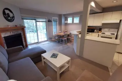 Image de Comfortable and clean Blue Mtn townhome