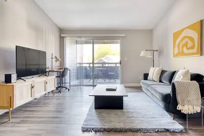 Image de Trendy Sunnyvale 2br w/ Gym, Pool & Bbq, walk to Apple, by Blueground