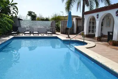 Image de Villa Val de Rosa avec piscine, jardin isolé, parking et 400+ Mb Wi-Fi