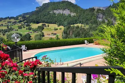 Image de location 48m2 dans chalet vue sur la piscine