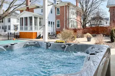 Image de Mill Haus - Heated Swimming Pool, Hot Tub, Dog Friendly, Downtown