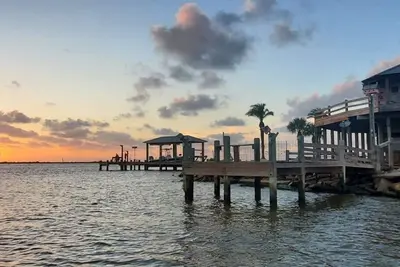 Image de Beach House on the Bay - Fisherman's Paradise on the bay!