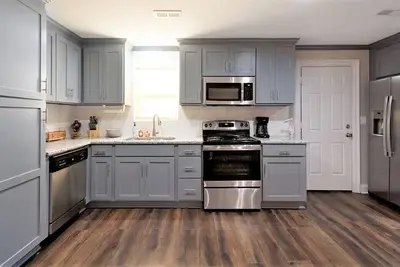 Image de ⭐Lovely Large Historic Remodeled Home⭐Z