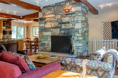 Image de Aspen Home - Pet Friendly, Private Hot Tub & Close to Bald Mountain Ski Lodge