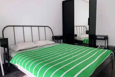 Image de The property is a 3 bedroom apartment nearby the city with restaurants around.