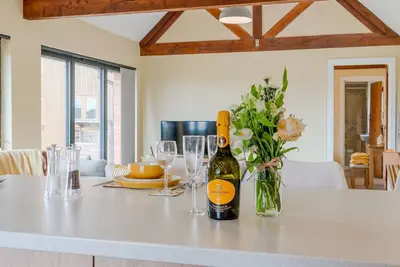 Image de Swifts Retreat at Oosland Barns - sleeps 2 guests in 1 bedroom