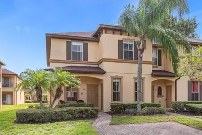 Image de 4 Bedrooms/ 3. 5 Bathroom Regal Palms (340 Ma)