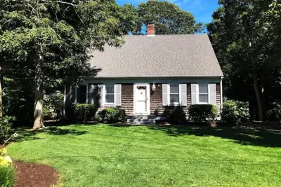 Image de Wow! Still Available Last Min - Walk to Beach & Martha's Vineyard Ferry!