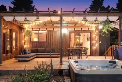 Image de Xanadu - Zen waterfront retreat on Upper Rideau