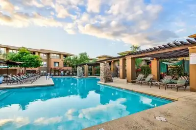 Image de North Scottsdale Condo Just Steps from Pool & Clubhouse!