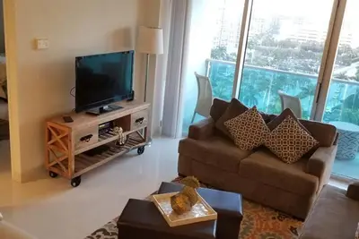 Image de Beautiful apartment, private access from the pool to the beach.