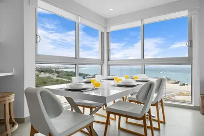 Image de Maison Calme, peaceful 3 Bedroom Ocean View Condo