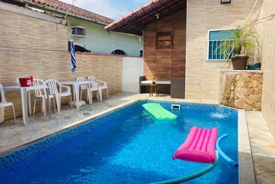 Image de Modern and cozy house with fireplace and heated pool just 50m from the beach