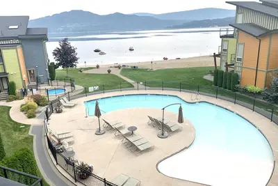 Image de Scotch on the Rocks - Waterfront - Shuswap Vacations and Sledding Accommodation