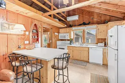 Image de Charming Condo on Long Lake