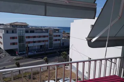 Image de à 150m de la plage, vue mer, spacieux t3 avec balcon, tout à pied, clim en été
