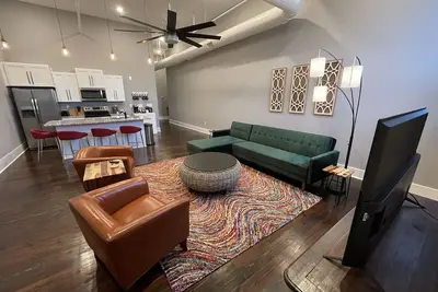 Image de Bohemian Chic Loft in the heart of downtown Macon