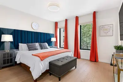 Image de Modern and Chic on a tree lined classic Brooklyn street.