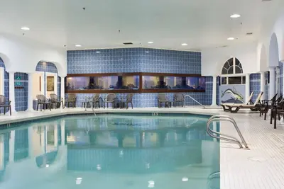 Image de Beach Vacay Starts Here. Comfy Unit, Pool, Sauna
