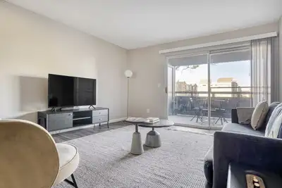 Image de Ideal Sunnyvale 2br w/ A/C, Parking & Pool, walk to Apple, by Blueground