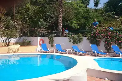 Image de Maison de campagne 'Santa Matilde Málaga' avec vue sur la mer, Wi-Fi et climatisation
