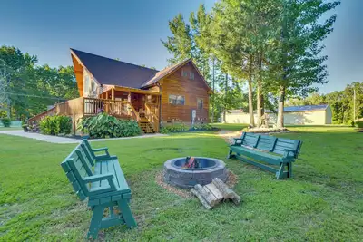 Image de Fisherman's Paradise with Fire Pit & Lake Access!