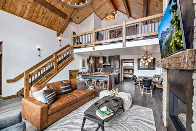 Image de Slice of Heaven just steps from Lake Estes! Indoor/Outdoor Fireplace and Jacuzzi