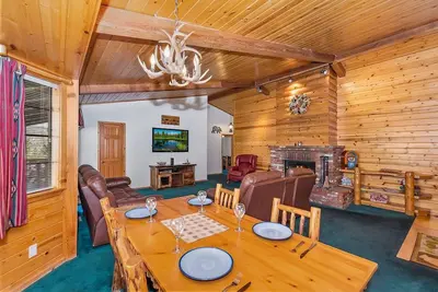 Image de Malabar Mountain Manor: True log-cabin, quiet area!
