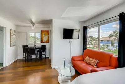 Image de *Tropical Getaway in Singer Island * Sunny Studio*