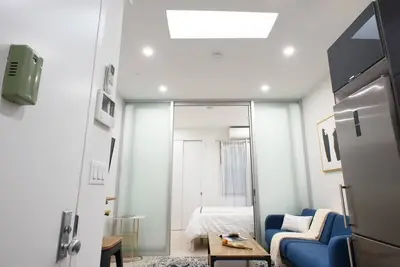 Image de 78-4b Quality 1br  W&D in unit Skylight