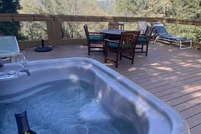 Image de Pinecone Lodge-Adventure|Hot Tub|Privacy|10-Acres