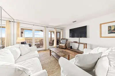 Image de Needle Rush Point A15 | Walk to FloraBama | 2 Pools | 2 Boat Docks w/Slips | My Beach Getaways