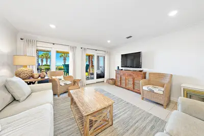 Image de Needle Rush Point B13 | Walk to FloraBama | 2 Pools | Boat Docks & Slips | My Beach Getaways