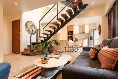 Image de Nazca Penthouse · 3-levels, Luxury Rooftop Pool & Private Bbq Terrace