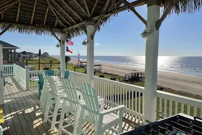 Image de The Oceanic, Beachfront Oasis*Sleeps 20*Hot Tub