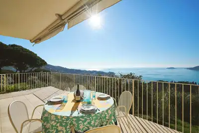 Image de La Quercia: immense vue sur la mer, piscine, tennis, parking privée à Lerici!